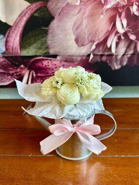 NEW WAX MELTS BOUQUET in watering can Bath & Body Works - BACKYARD HONEYSUCKLE